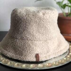 Apana Warm Bucket Hat